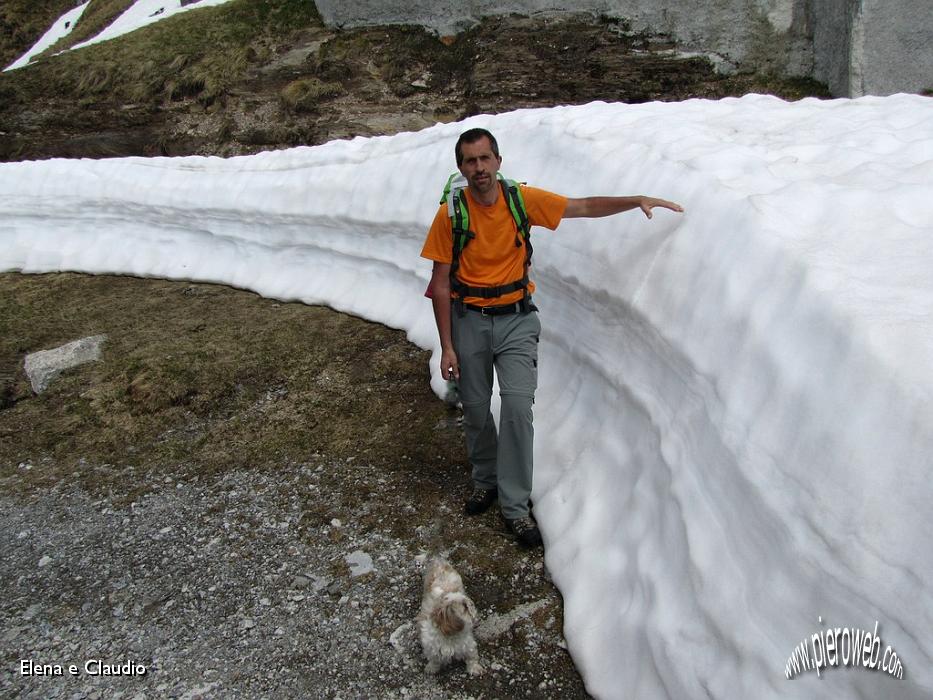 19 La neve arriva fino a qui!.JPG